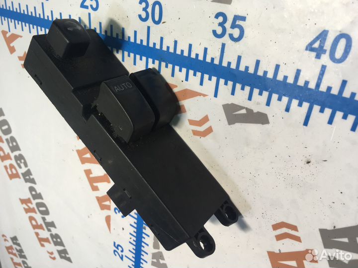 Блок управления стеклоподъемниками водительский