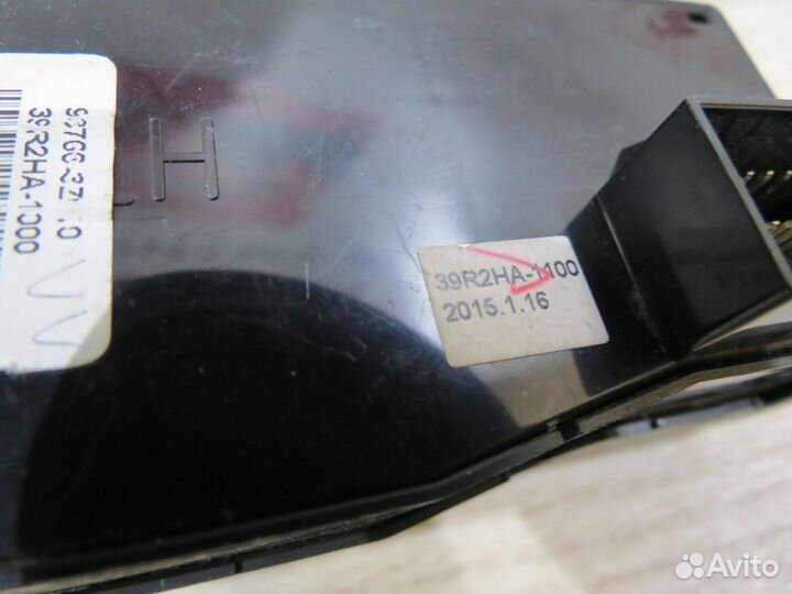 Кнопка управления стояночным тормозом Hyundai i40