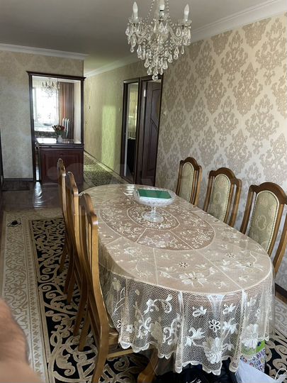 4-к. квартира, 80 м², 2/5 эт.