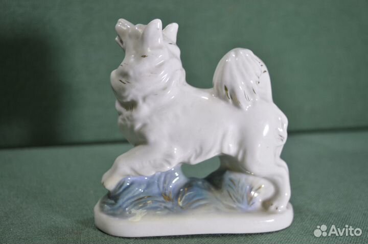 Статуэтка фарфоровая 
