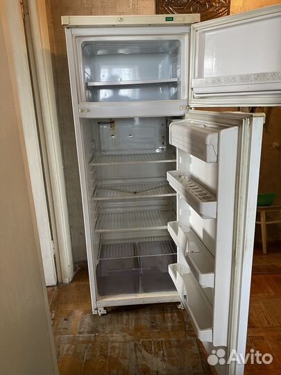 Продам холодильник б/у 