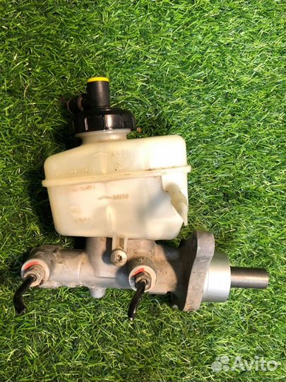 Главный тормозный цилиндр Renault Logan седан 1.6