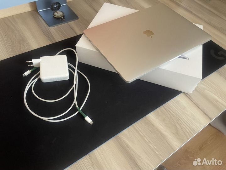 MacBook Pro 15.4 i7 2,6 ггц, 16 гб, 512 гб ssd