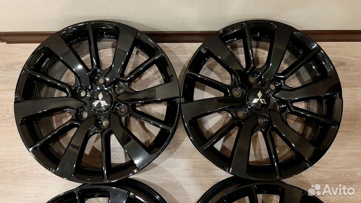 Оригинальные диски Mitsubishi Pajero Sport R18 4шт