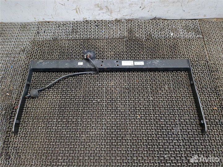 Прицепное устройство Volkswagen Tiguan, 2013