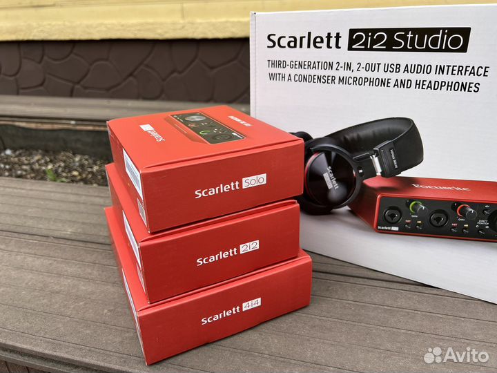 Focusrite Scarlett 2i2 4i4 Studio Solo 3rd Gen