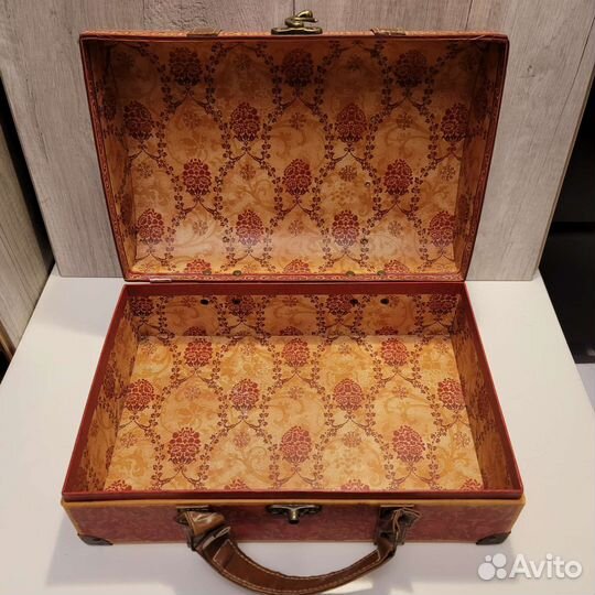 Сундук, шкатулка для украшений