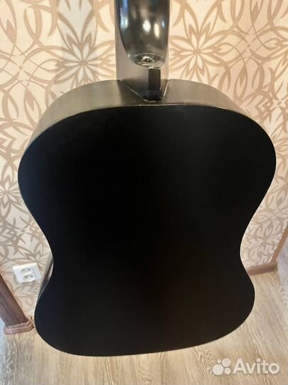 Акустическая гитара