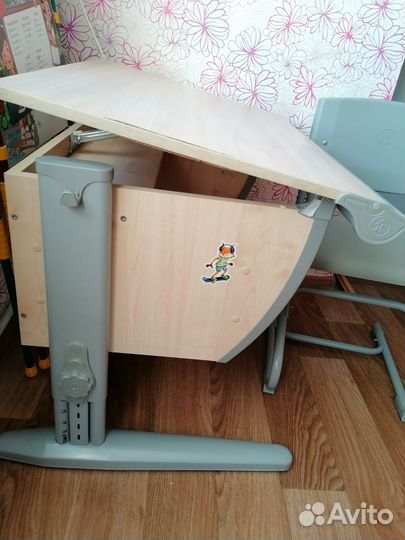 Школьная парта, стул