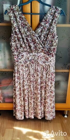 Платье женское 46, очень красивое