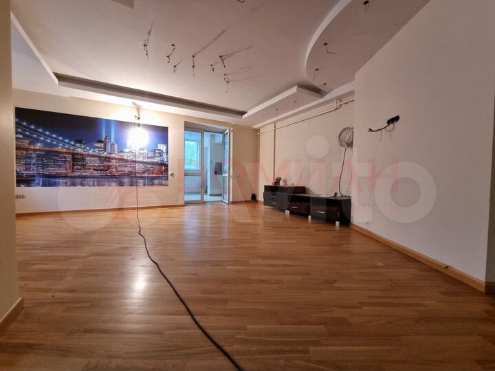 3-к. квартира, 95 м², 1/7 эт.