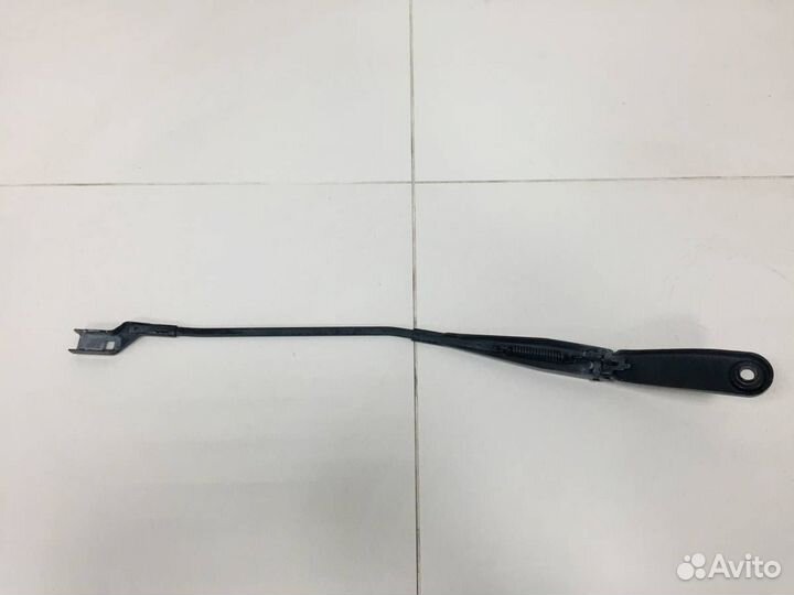 Поводок стеклоочистителя передний правый Ford Mond