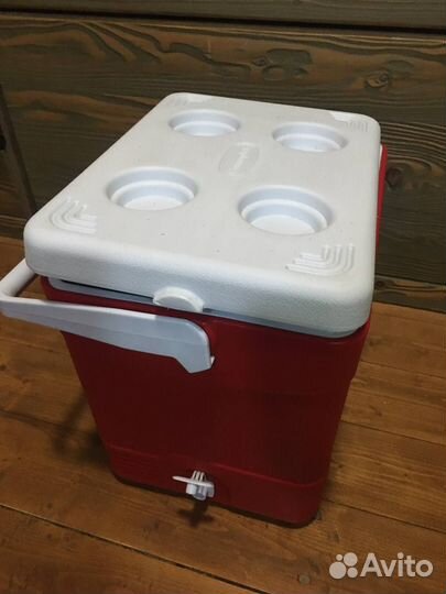 Термоконтейнер EZ keep cold picnic icebox 24L Red