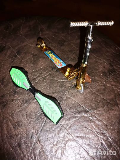 Трюковой самокат для пальцев игрушка