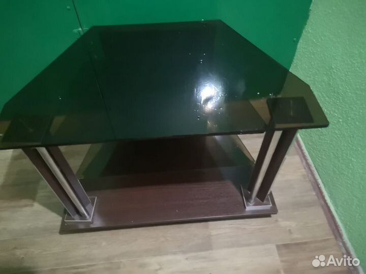 Стеклянная тумба под тв