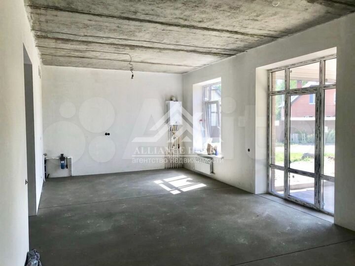 Коттедж 200 м² на участке 7,2 сот.