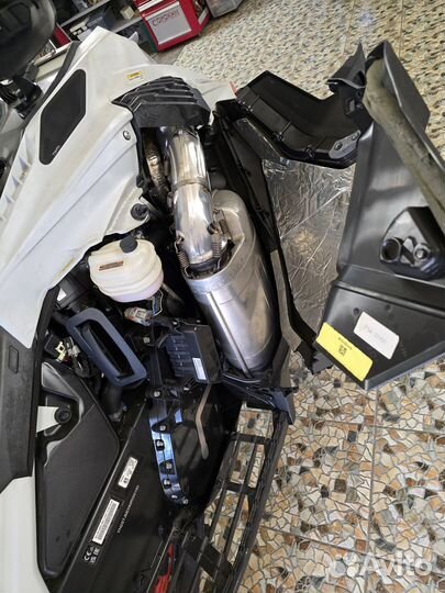 Ski-doo. summit x expert 165 850 E-tek turbo