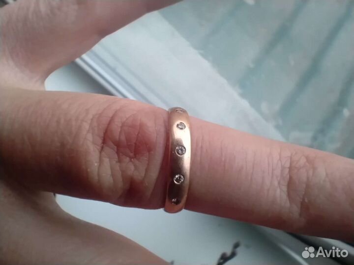Золотое кольцо с бриллиантами