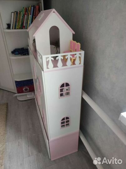 Кукольный домик с мебелью