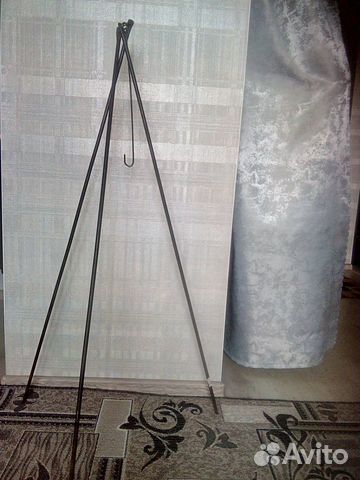 Тринога из метал.прутьев