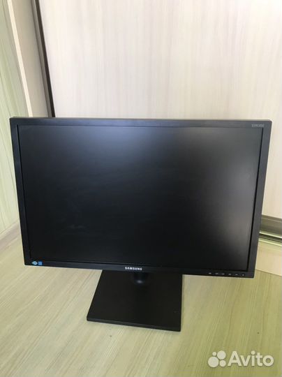 Монитор профессиональный 24