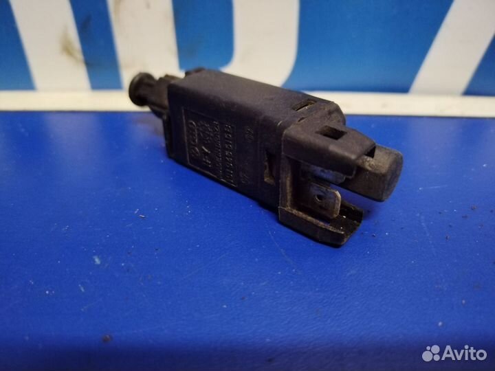 Датчик стоп-сигнала Skoda Octavia A4