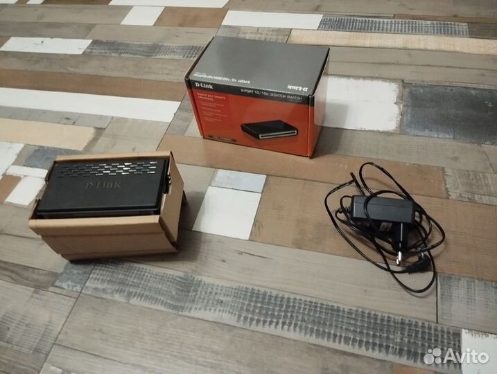 Коммуникатор D-Link DES-1008A