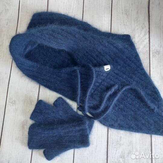 Капор и митенки