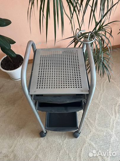 Тележка парикмахерская