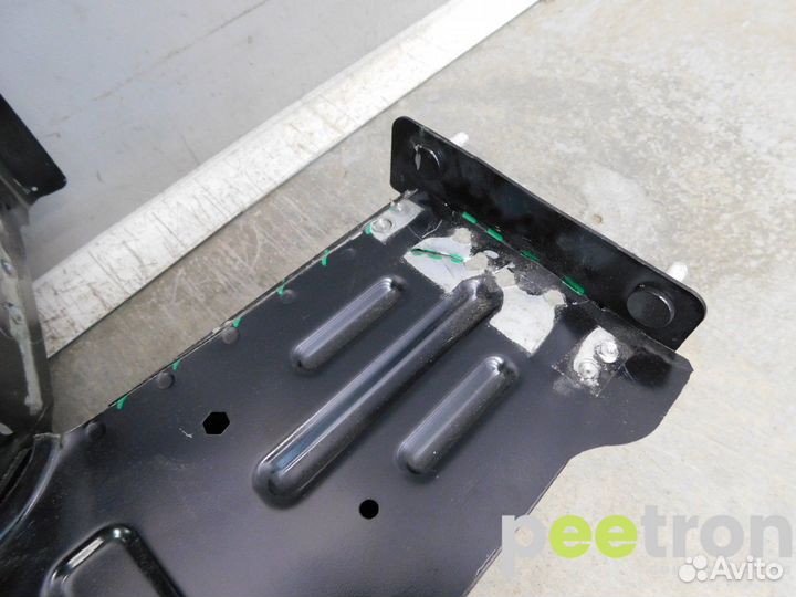 Б/У Б/У Лонжерон задний правый б/у 50530748