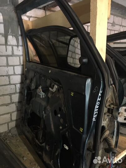 Дверь левая Купе Mitsubishi Pajero 2