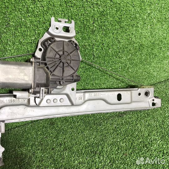 Стеклоподъемник передний правый peugeot 207