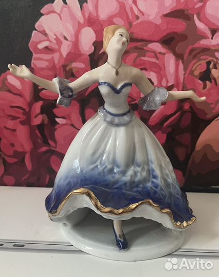 Статуэтка фарфоровая Танцовщица Балерина винтаж