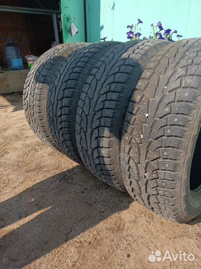 Hankook Winter I'Pike 215/60 R17