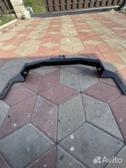 Фаркоп на toyota land cruiser 200