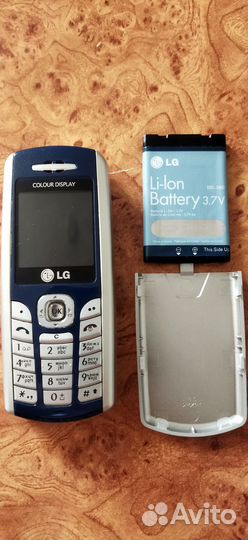 Кнопочный телефон lg 1600