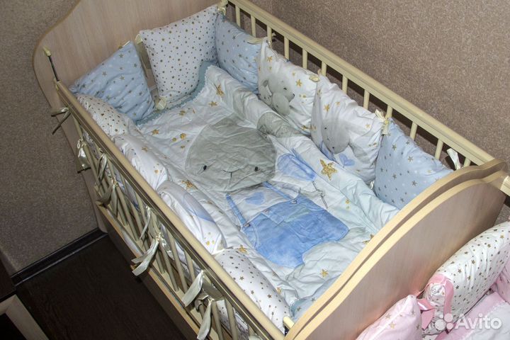 Детская кровать с маятником