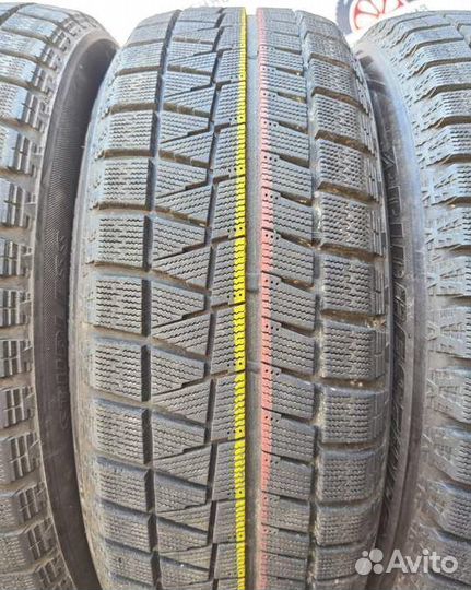 Bridgestone Blizzak Revo GZ 215/60 R17 96Q