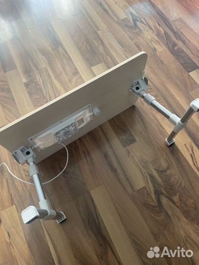 Компьютерный столик для ноутбука