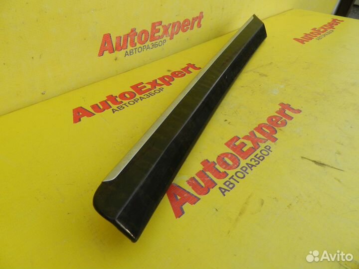 Накладка двери задняя левая Audi Q7 4L 2005-2015