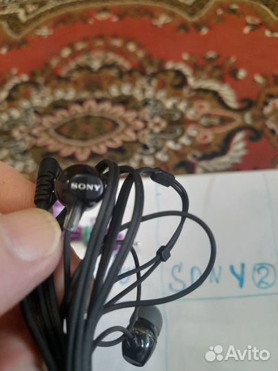 Наушники для сотовых телефонов