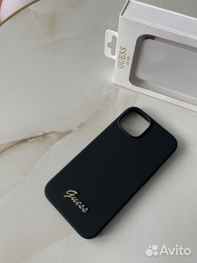 Чехол на iPhone 14 Guess