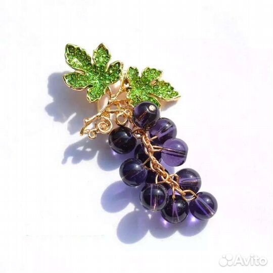 Брошь ягода виноград