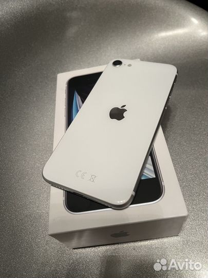 Телефон iPhone se 2020