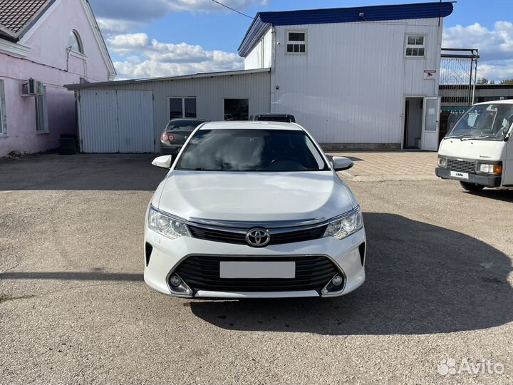 Toyota Camry, 2015