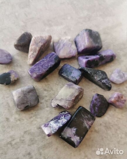 Чароит 15-30мм галтовка без дырочек. 20 гр