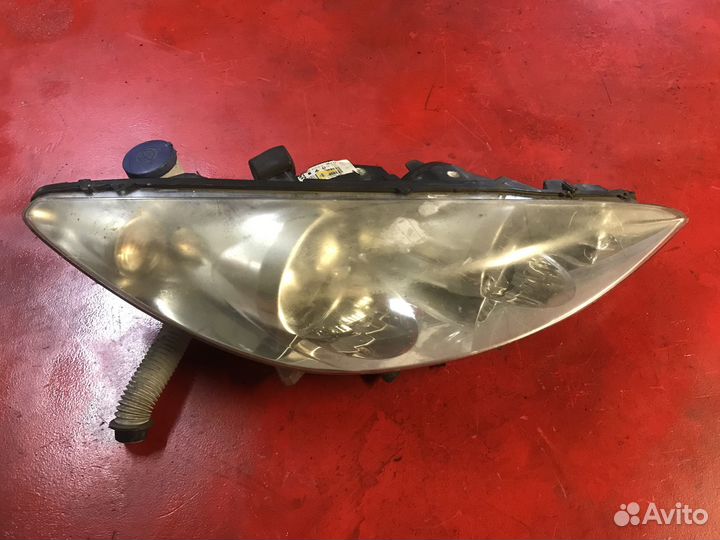 Фара правая Peugeot 308