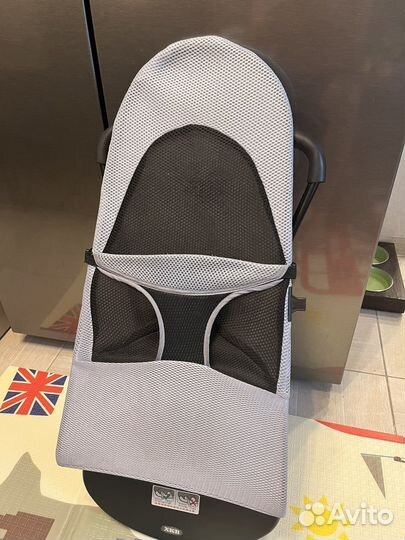 Шезлонг детский с дугой для игрушек