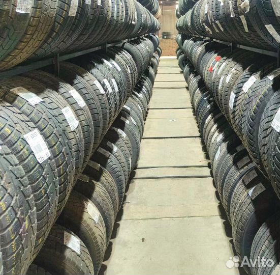 Dunlop Grandtrek SJ6 215/45 R17 83M