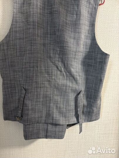 Костюм мужской тройка 48